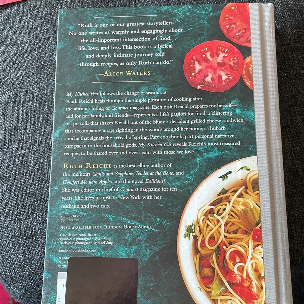 Ruth Reichl my kitchen year book - Picture 2 of 4